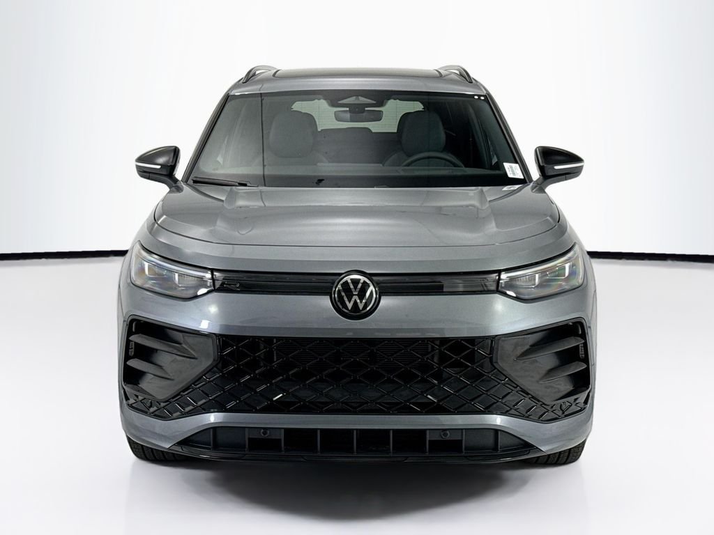 New 2026 Platinum Gray Metallic Volkswagen 2.0T SE R-Line Black image 2