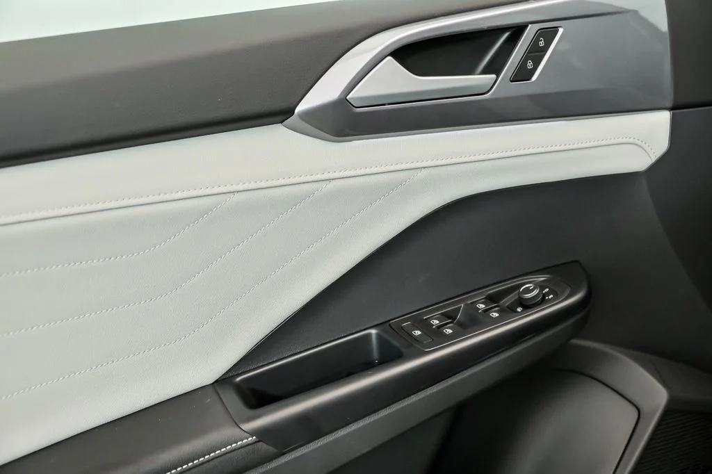 New 2026 Gray Volkswagen 1.5T SEL image 5