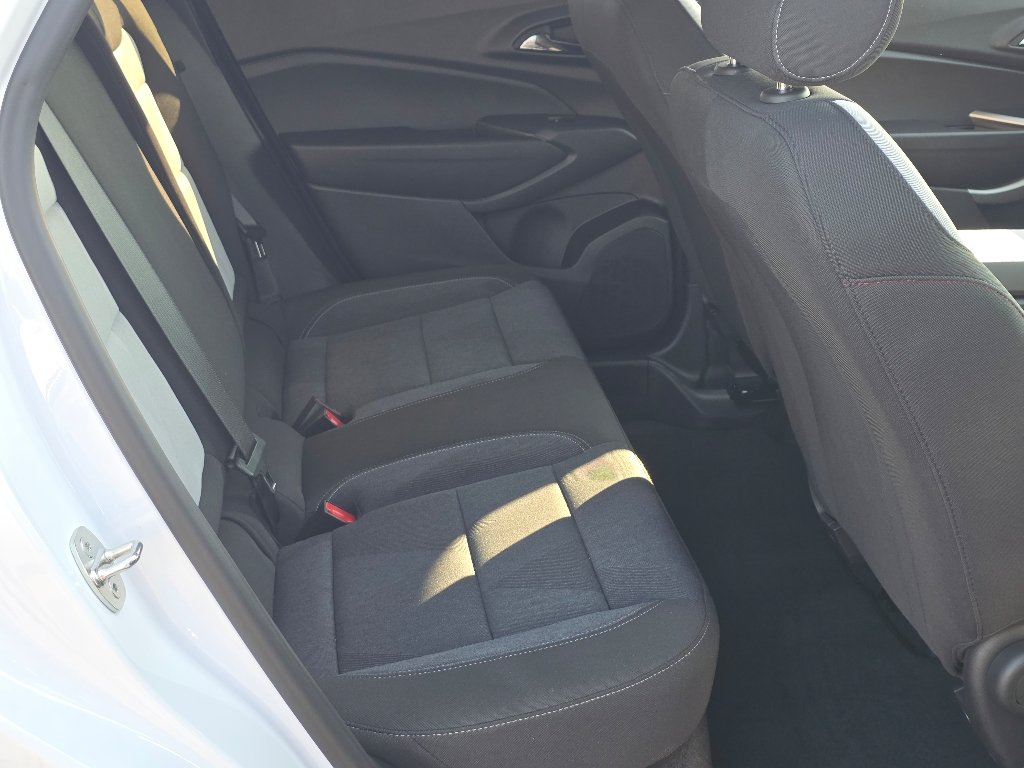 Used 2024 Summit White Chevrolet 1RS image 24