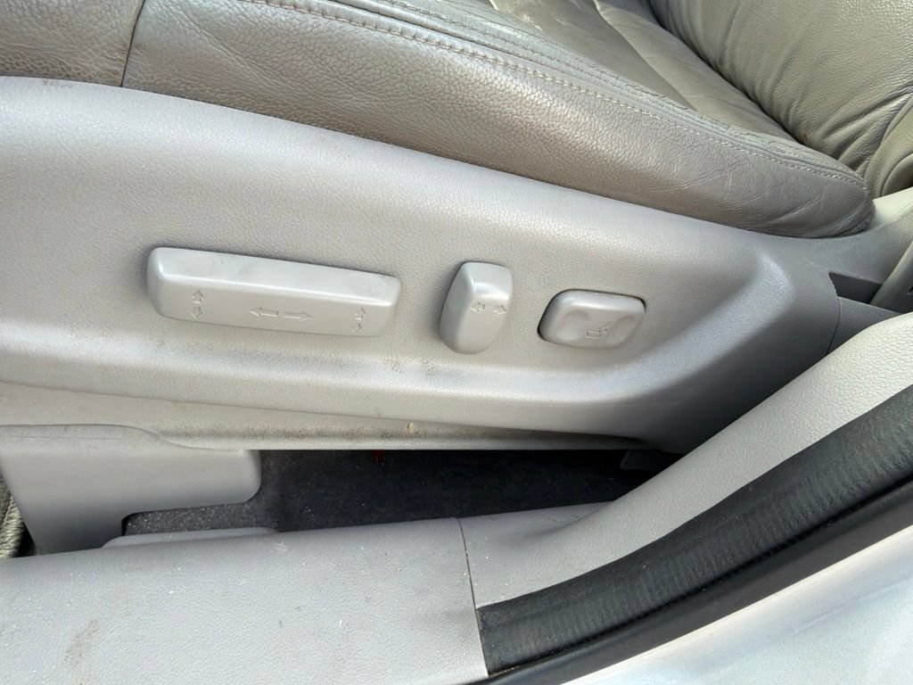 Used 2013 Alabaster Silver Metallic Honda EX-L image 19