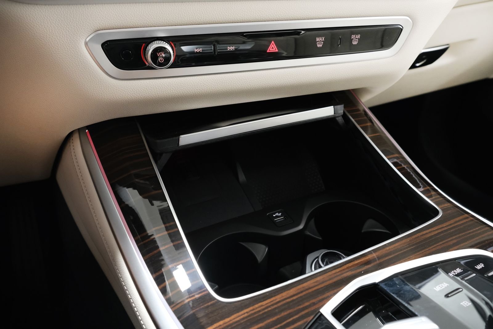 New 2026 Dravit Grey Metallic BMW xDrive40i image 29