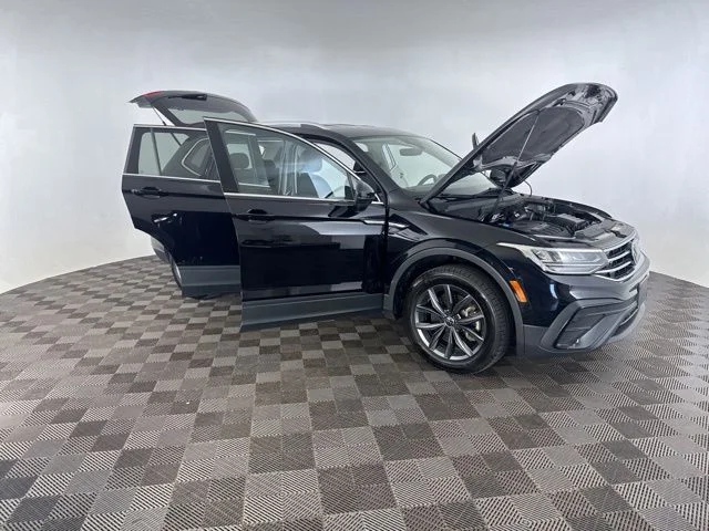 Used 2022 Black Volkswagen 2.0T SE image 12