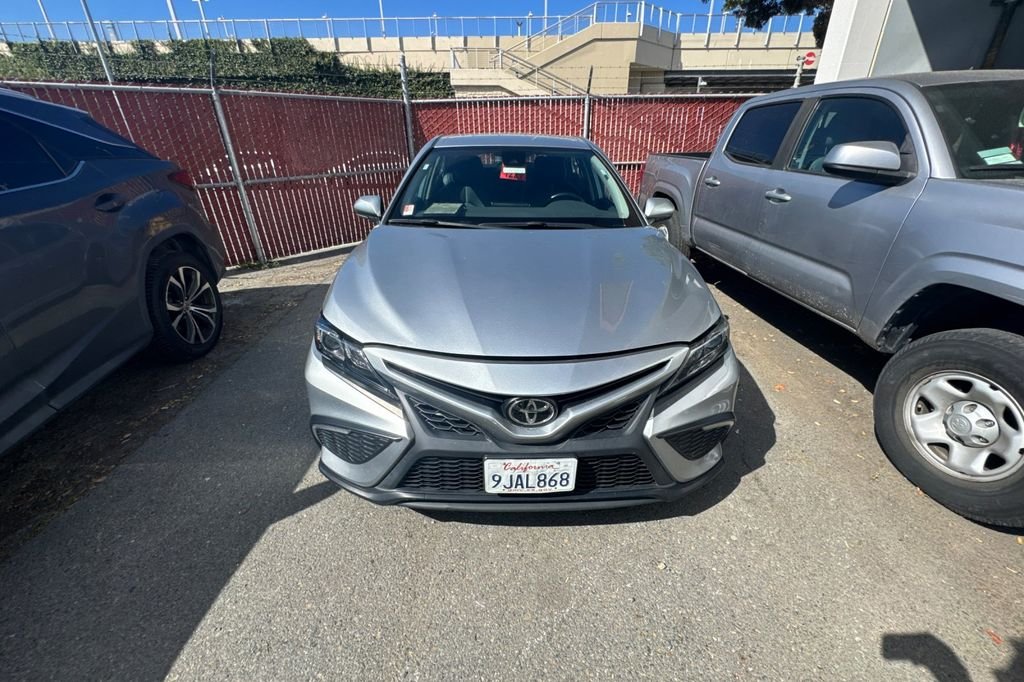 2024 Toyota Camry SE photo 4