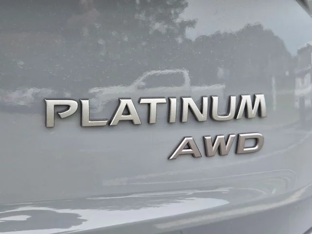 New 2026 Boulder Gray Pearl / Super Black Two-tone Nissan Platinum image 8