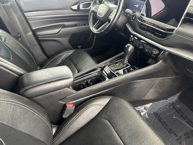 Used 2022 Silver Jeep Limited image 21