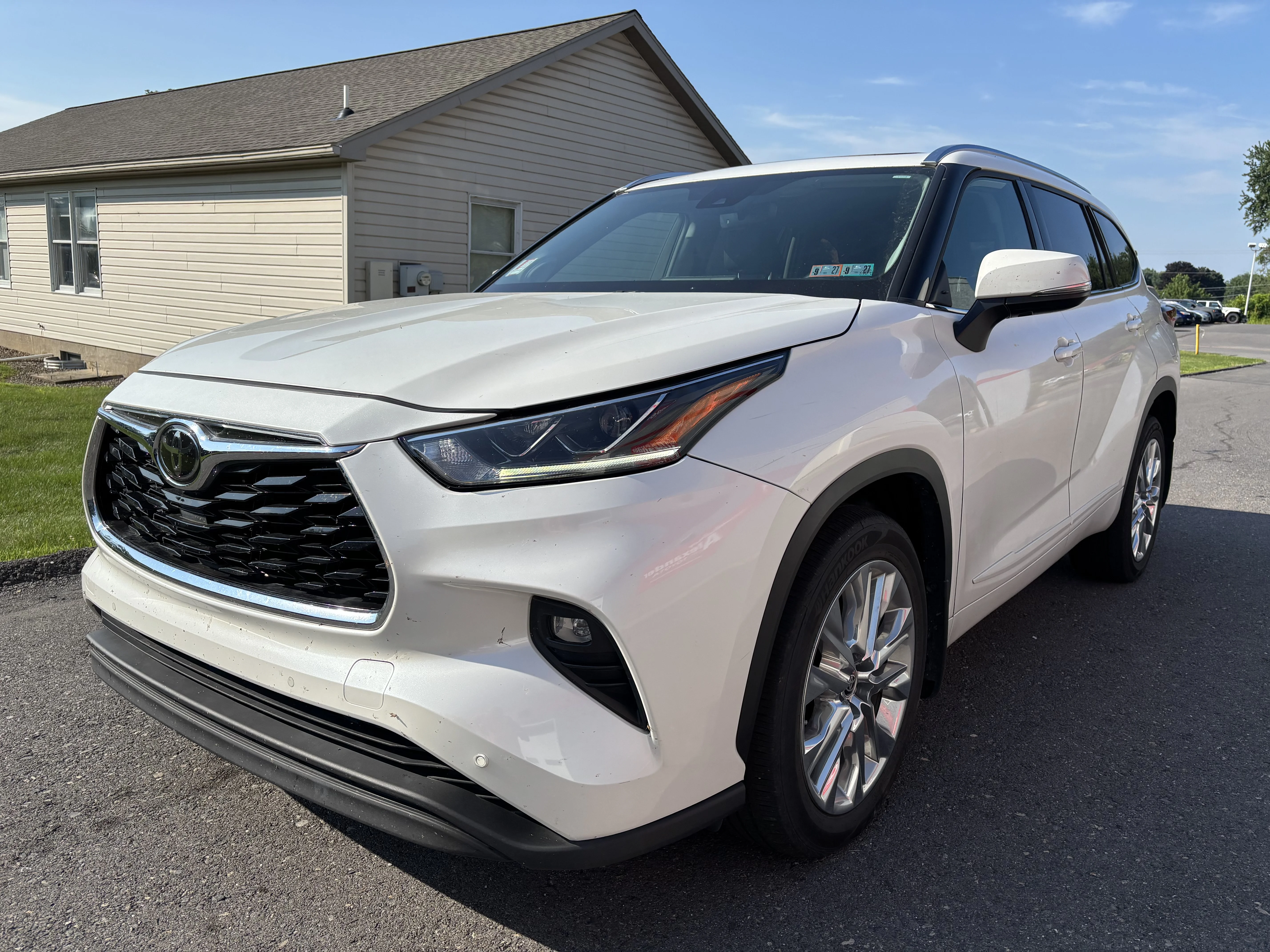 Used 2020 Blizzard Pearl Toyota Limited image 7