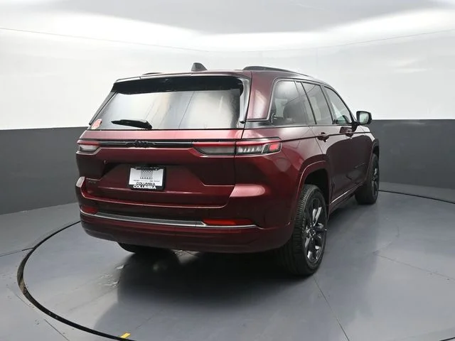 New 2026 Velvet Red Pearl-Coat Exterior Paint Jeep Limited Reserve image 9