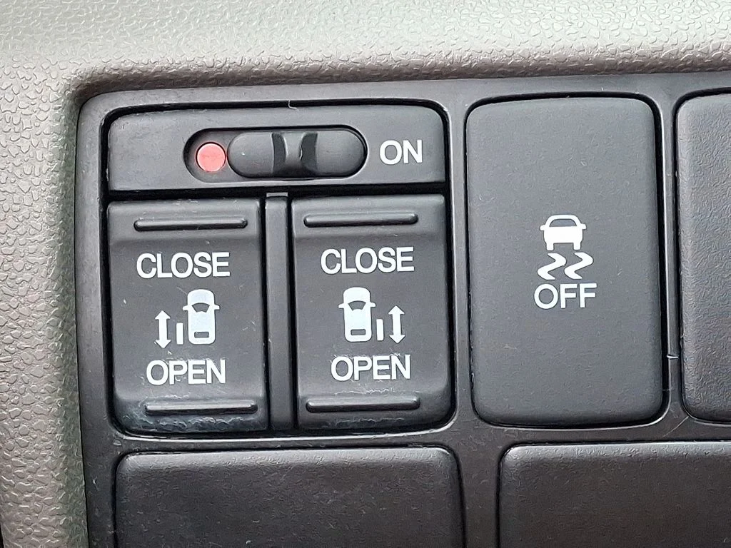 Used 2016 Gray Honda SE image 25