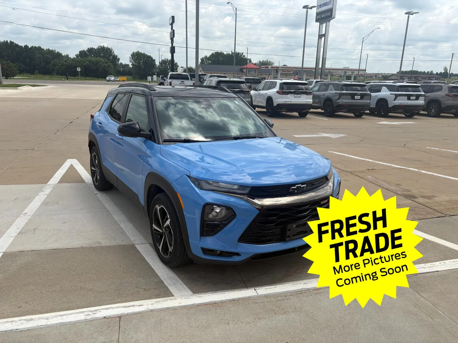 Used 2023 Fountain Blue Chevrolet RS image 8