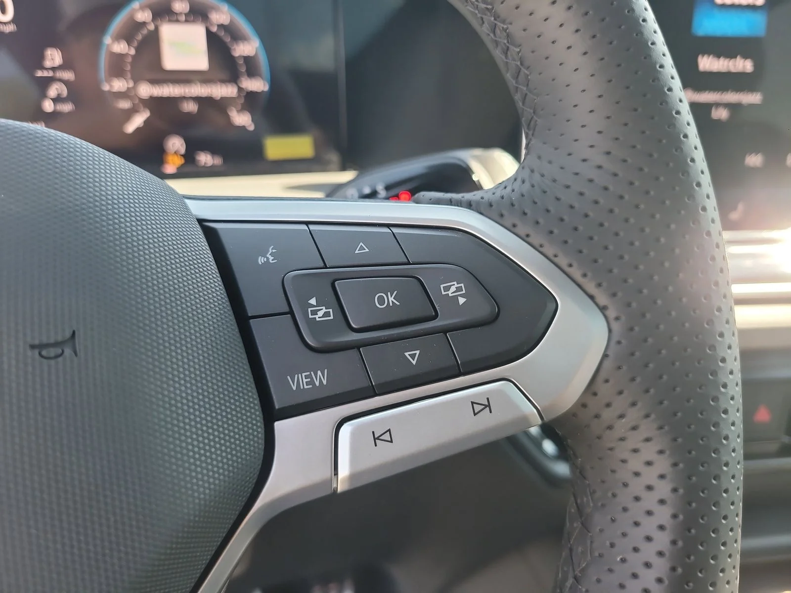 New 2026 Platinum Gray Metallic Volkswagen 2.0T SE R-Line Black image 30