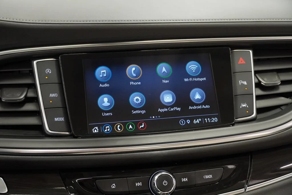 Used 2023 Summit White Buick Essence image 20