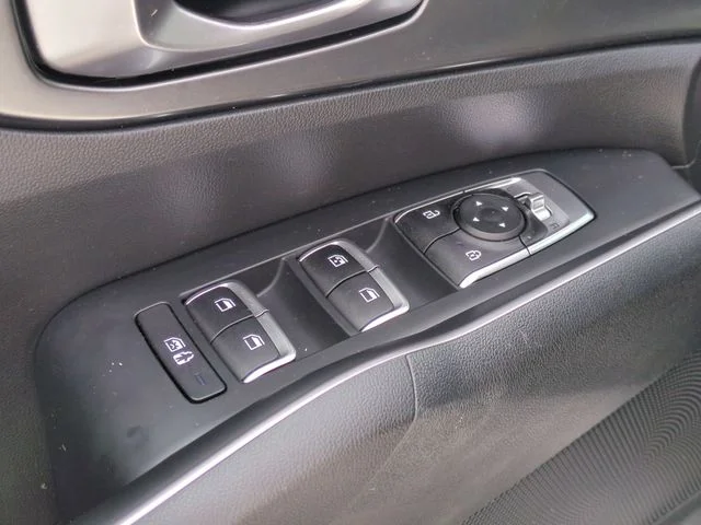 Used 2022 White Kia EX image 13