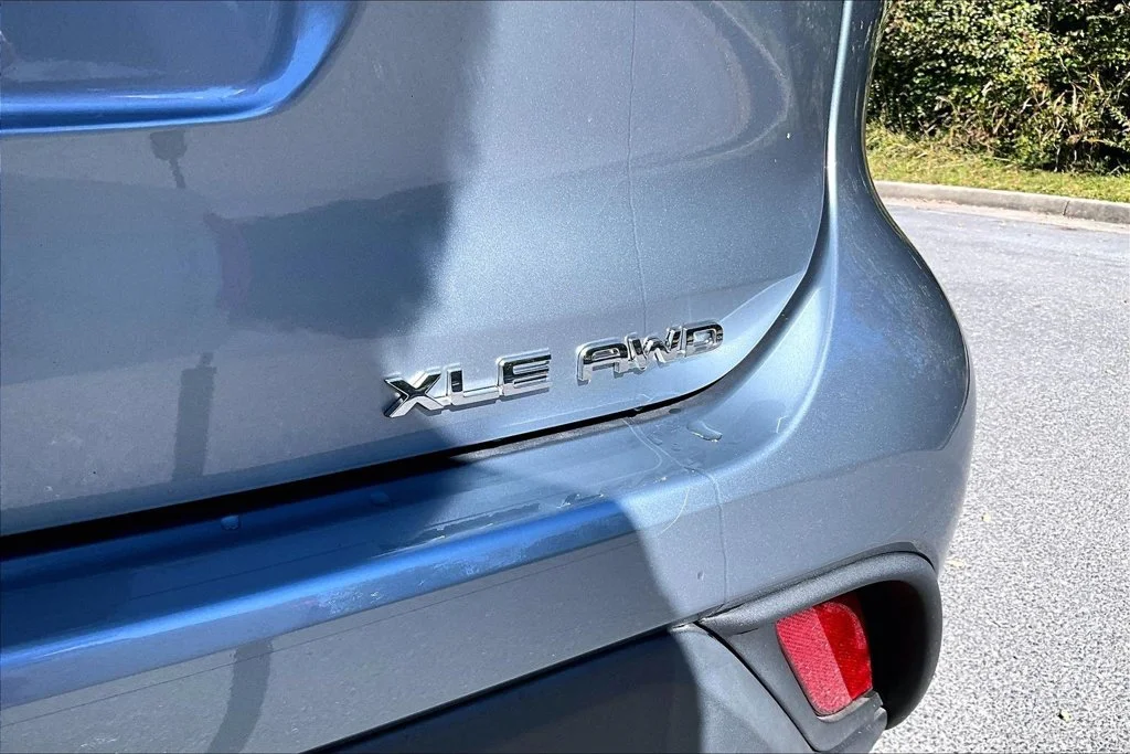 Used 2021 Silver Toyota XLE image 28