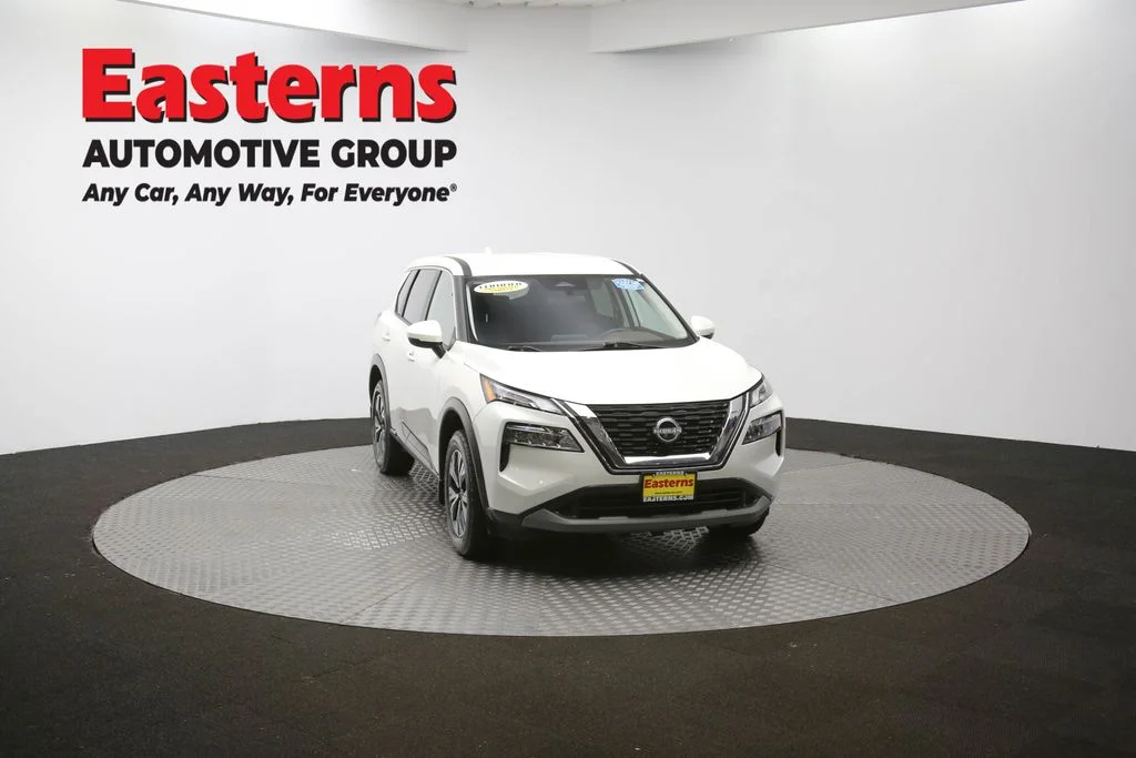 Used 2022 White Nissan SV image 49