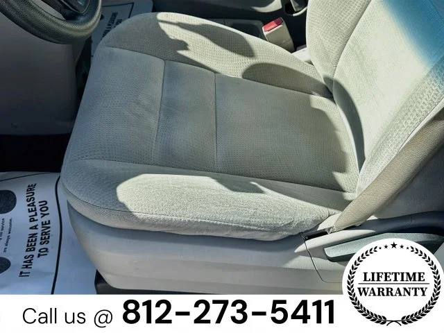 Used 2016 Silver Dodge SE image 17