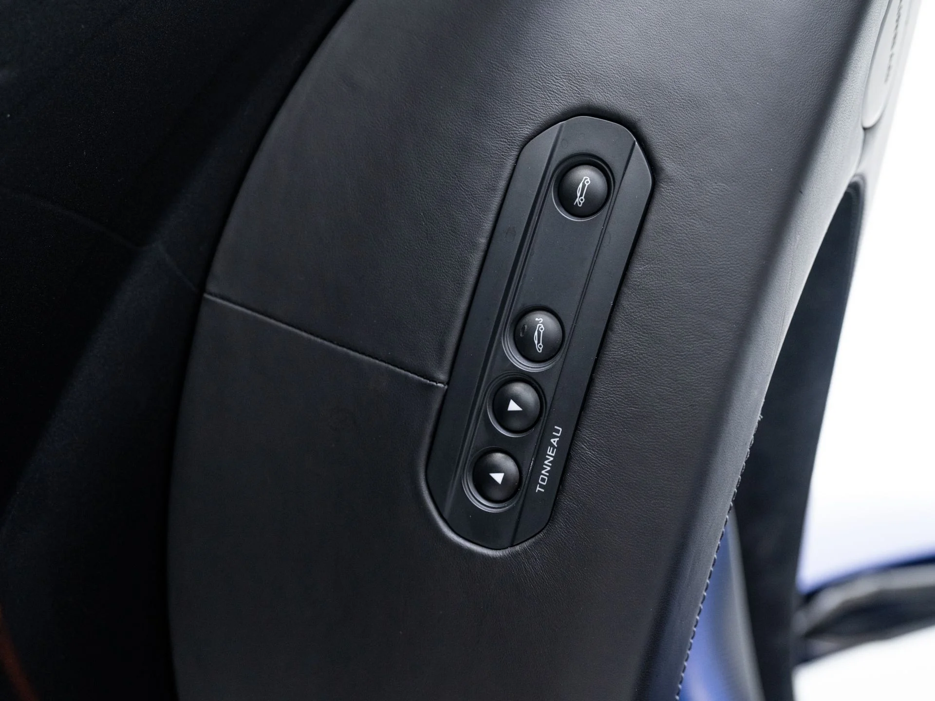 Used 2020 Burton Blue McLaren Spider image 24