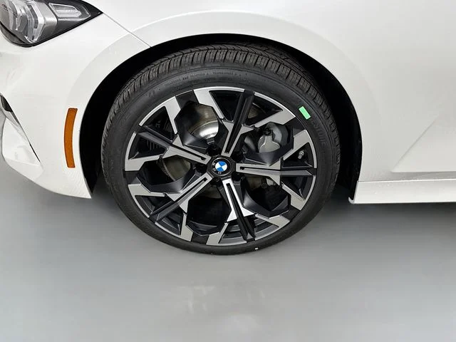 New 2026 White BMW 330i xDrive image 31