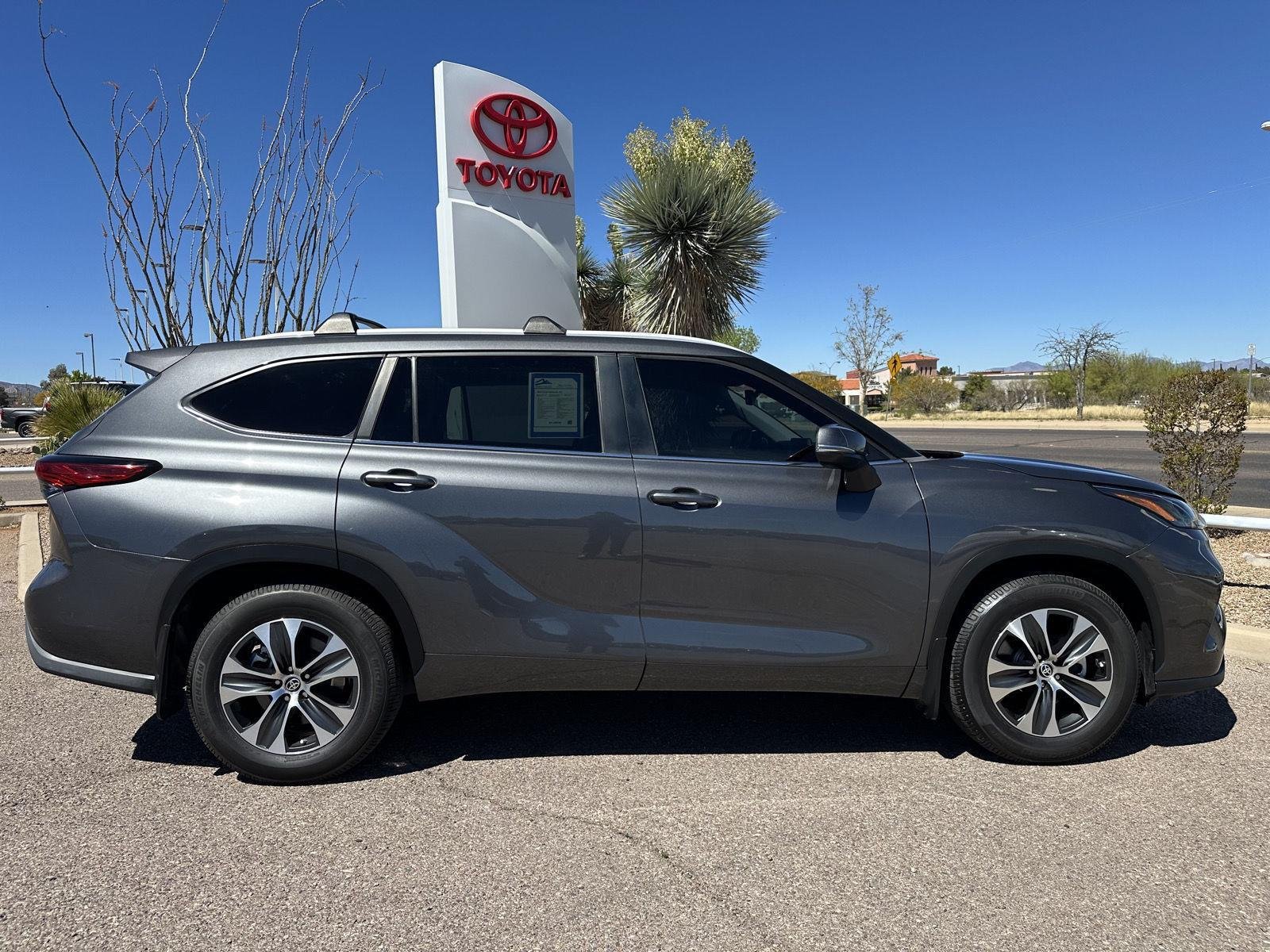 2023 Toyota Highlander XLE - Photo 7