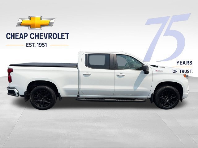 Used 2024 Summit White Chevrolet RST image 6