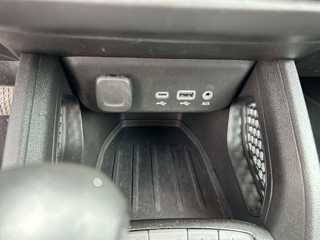 Used 2021 SUMMIT WHITE Chevrolet RS image 33
