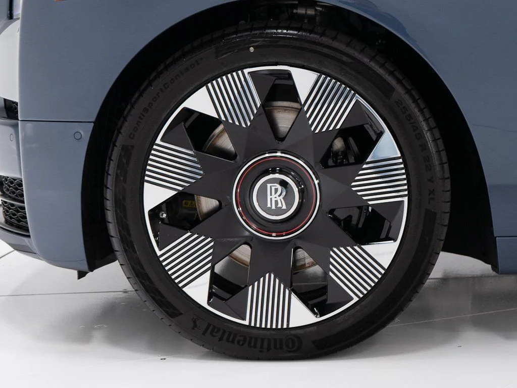 Used 2026 Black Diamond over Iguazu Blue Rolls-Royce  image 49