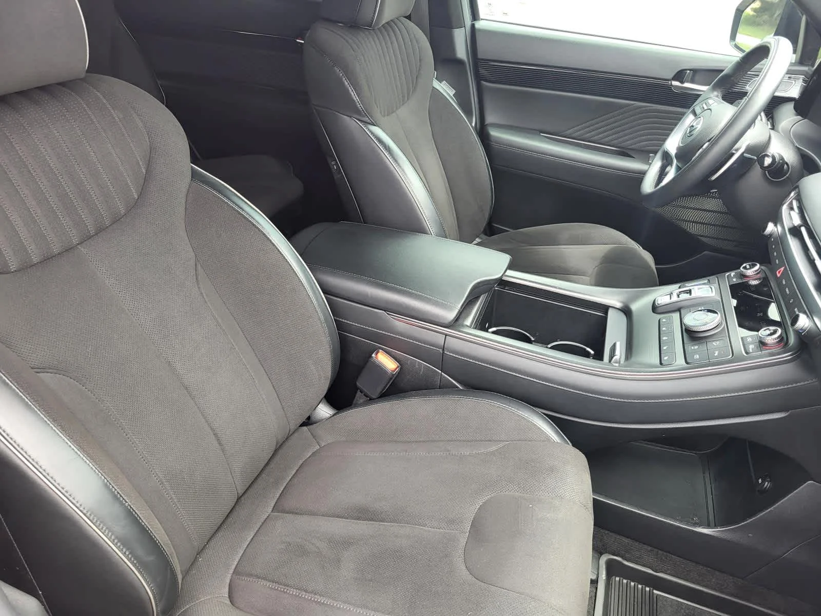 Used 2025 Abyss Black Pearl Hyundai Calligraphy Night Edition image 10