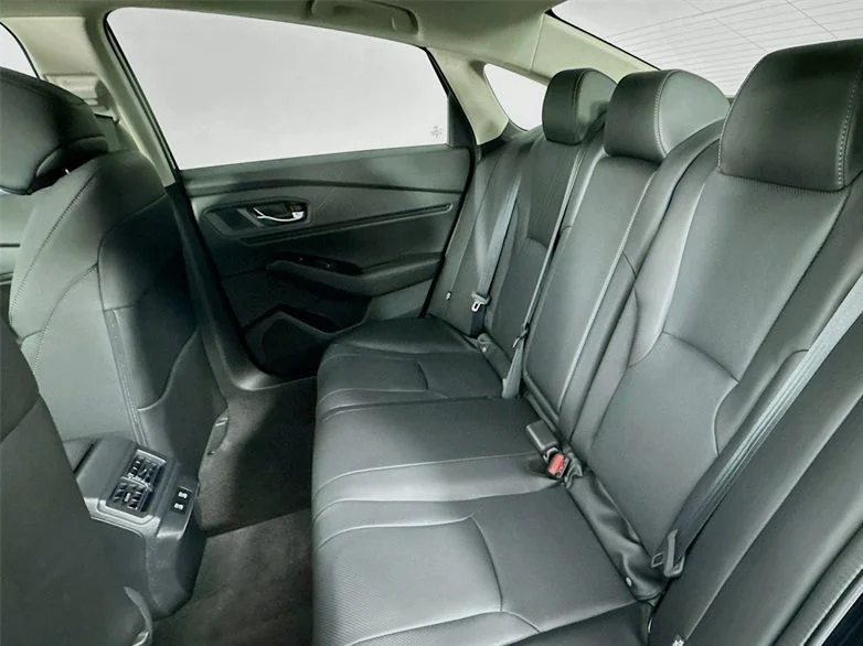 New 2026 Platinum White Pearl Honda Touring image 35