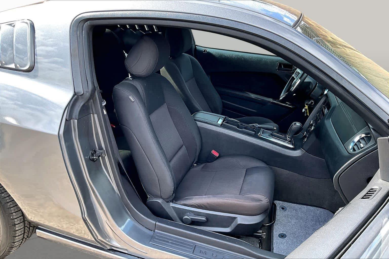 Used 2014 Sterling Gray Metallic Ford V6 image 9