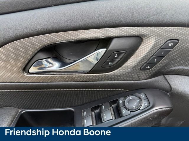 Used 2023 White Chevrolet Premier image 14