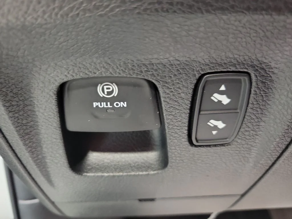 Used 2023 White Ram Laramie image 36