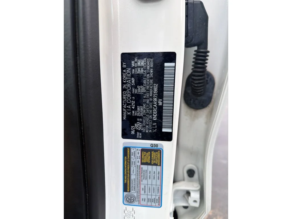 Used 2024 Snow White Pearl Kia EX image 24