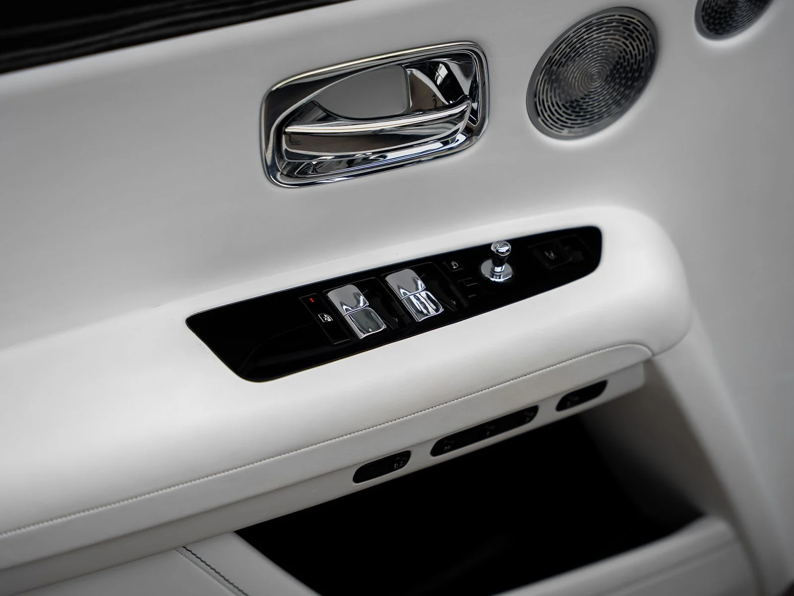 Used 2022 White Rolls-Royce Base image 69