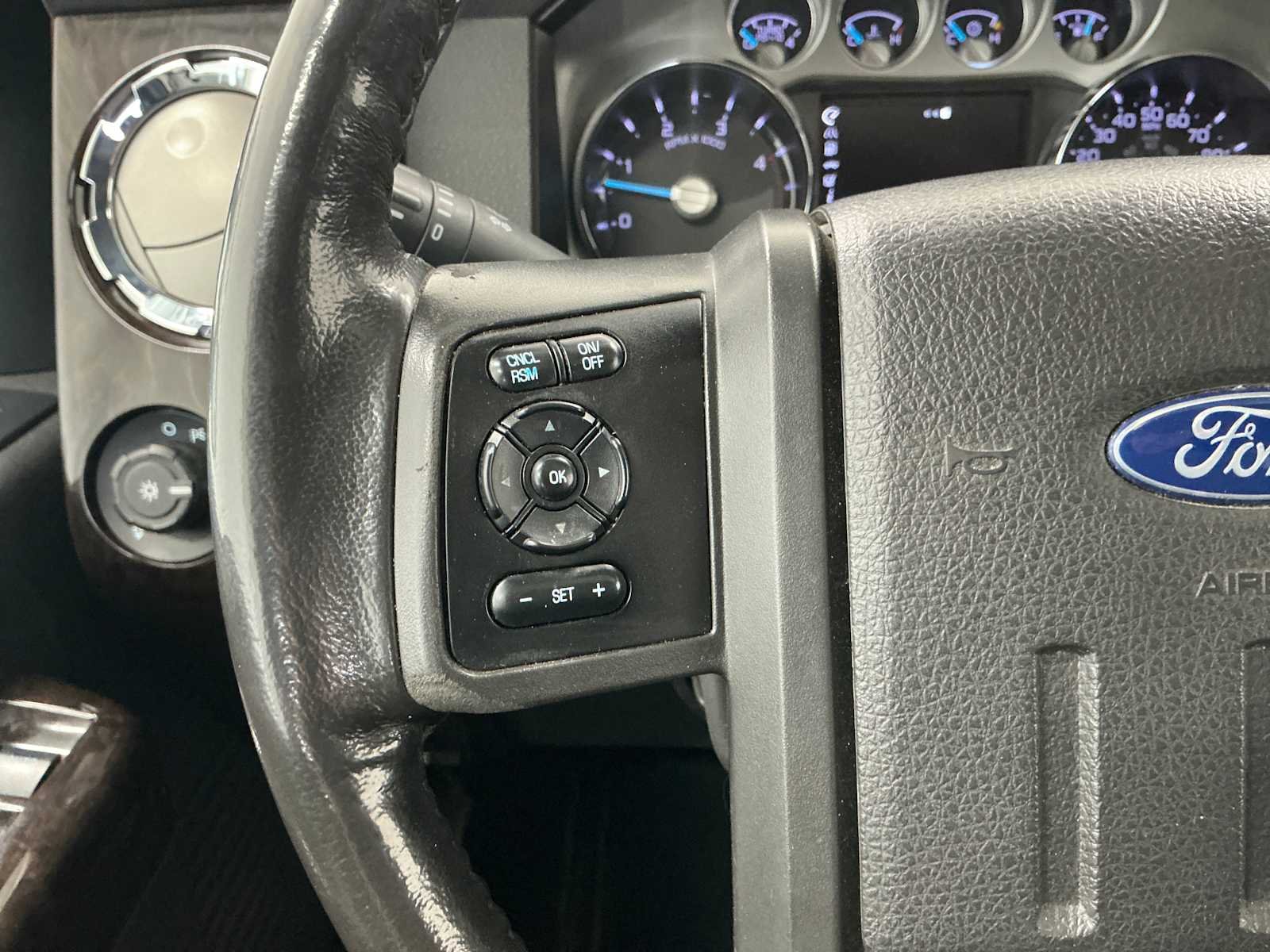 Used 2016 White Platinum Metallic Tri-Coat Ford Platinum image 21