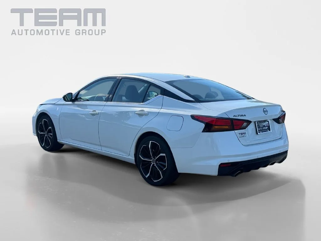 Used 2025 White Nissan 2.5 SR image 5