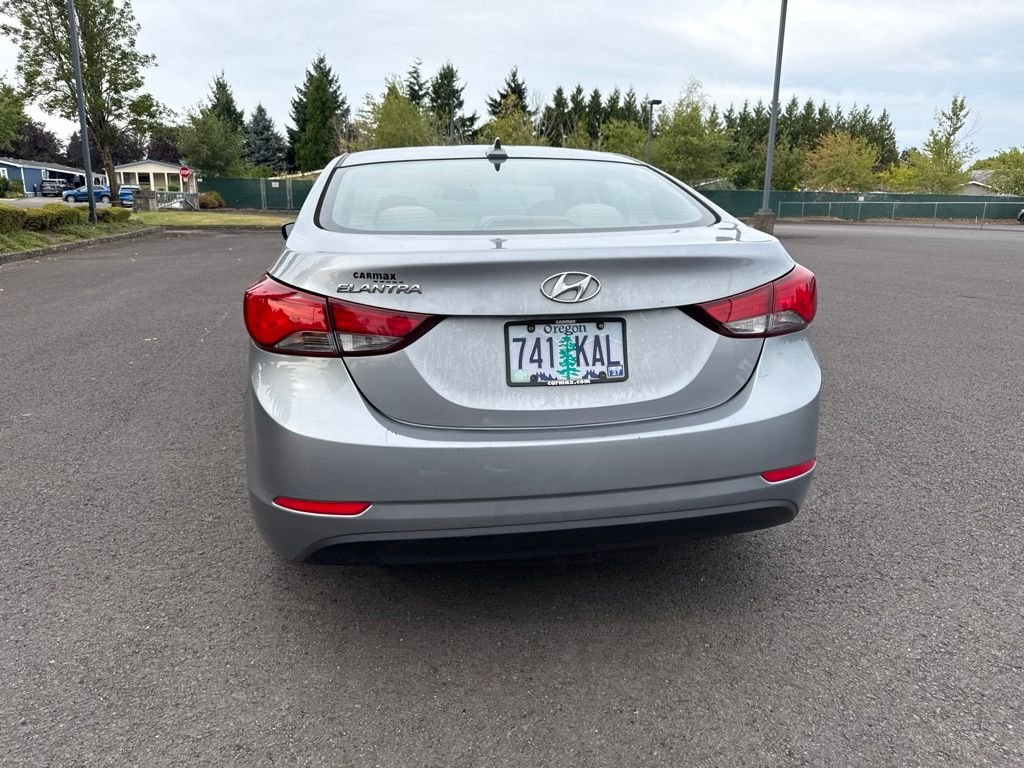 Used 2016 Shale Gray Metallic Hyundai SE image 5