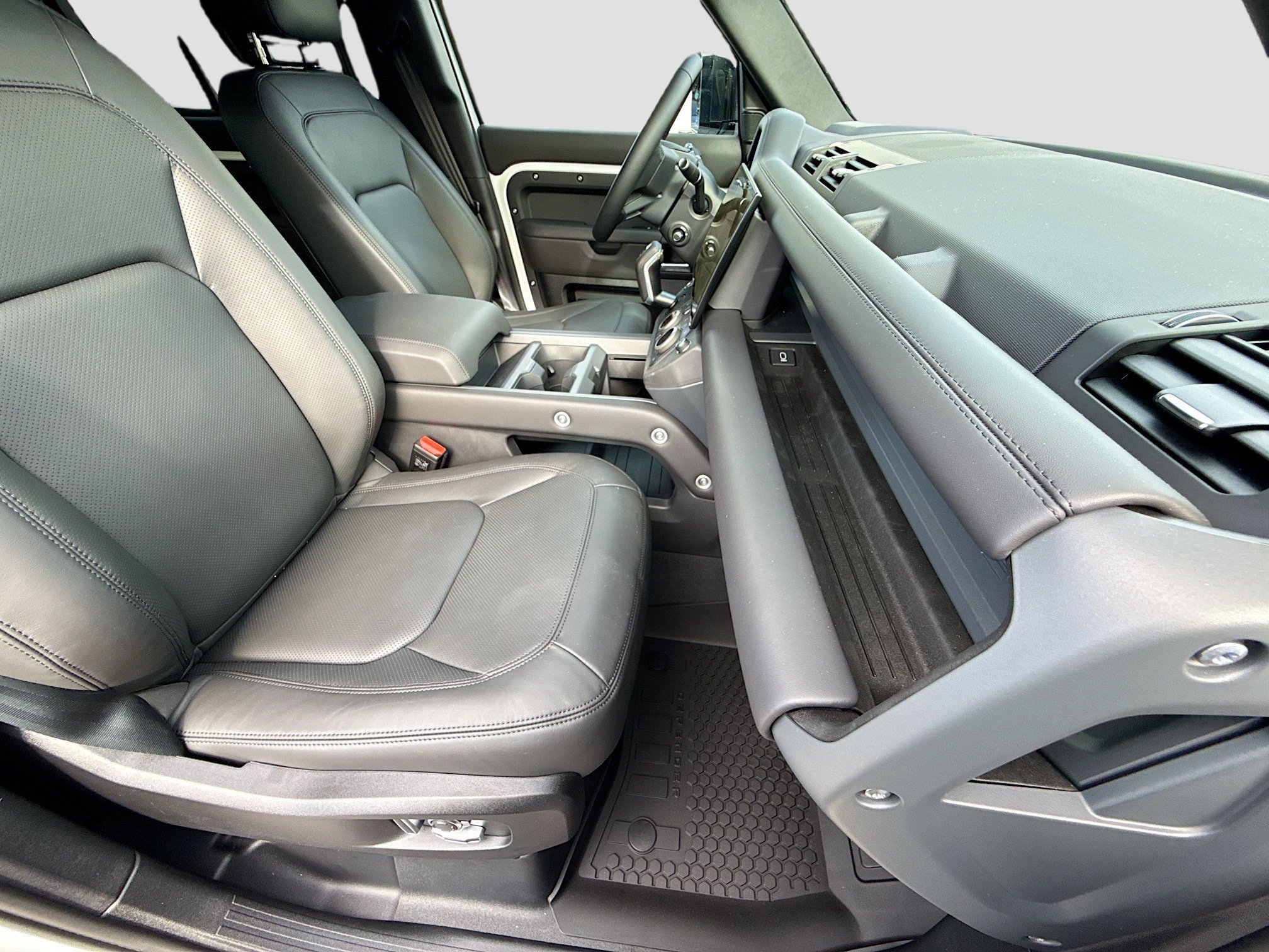 New 2026 Fuji White Land Rover X-Dynamic SE image 15