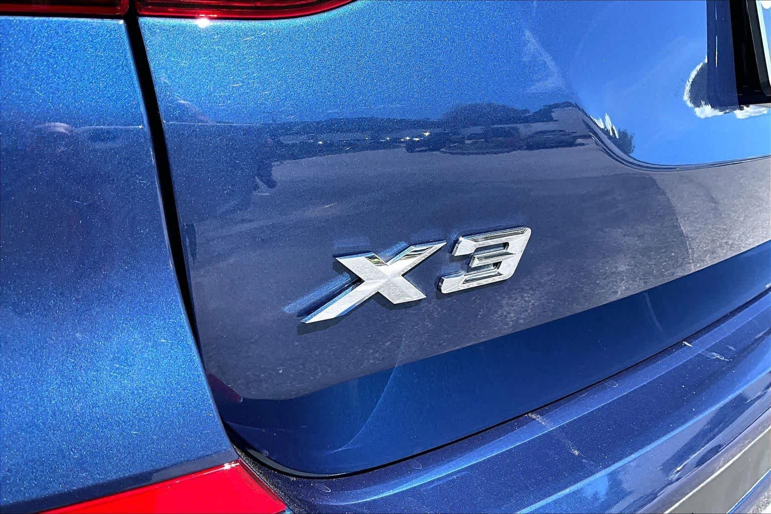 Used 2021 Phytonic Blue Metallic BMW sDrive30i image 31