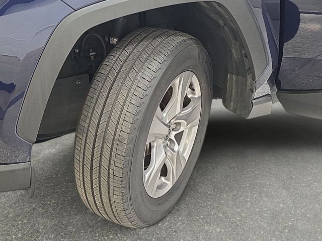 Certified Used 2025  Toyota XLE image 28