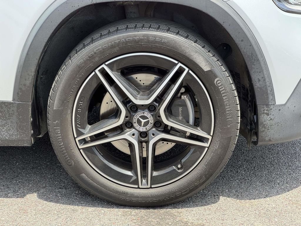 Used 2020 Gray Mercedes-Benz GLB 250 image 12