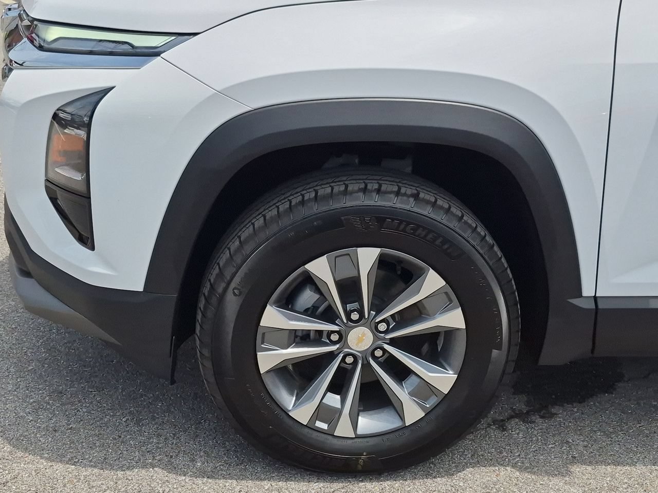 2027 Chevrolet Equinox LT - Photo 33