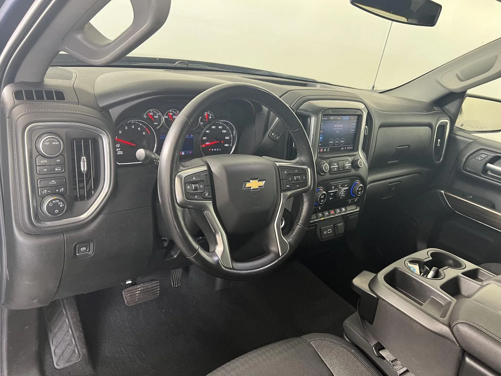 Used 2022 Northsky Blue Metallic Chevrolet LT image 10