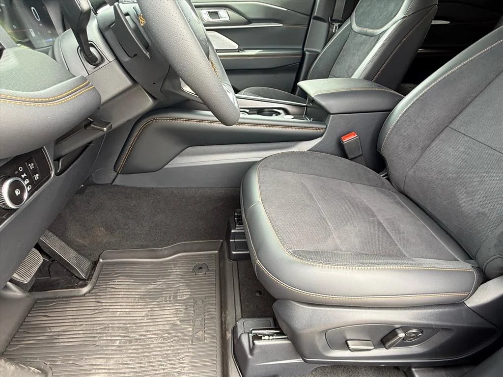 New 2026 Vapor Blue Metallic Ford Tremor® image 8