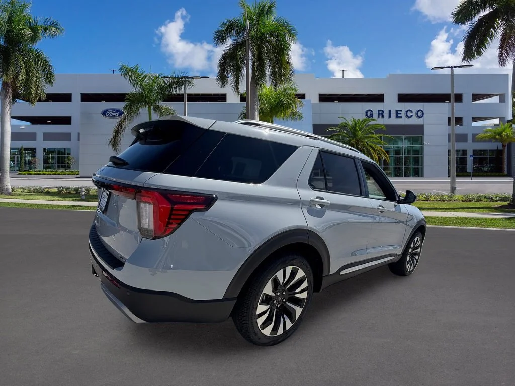 New 2027 Avalanche Gray Ford Platinum™ image 7