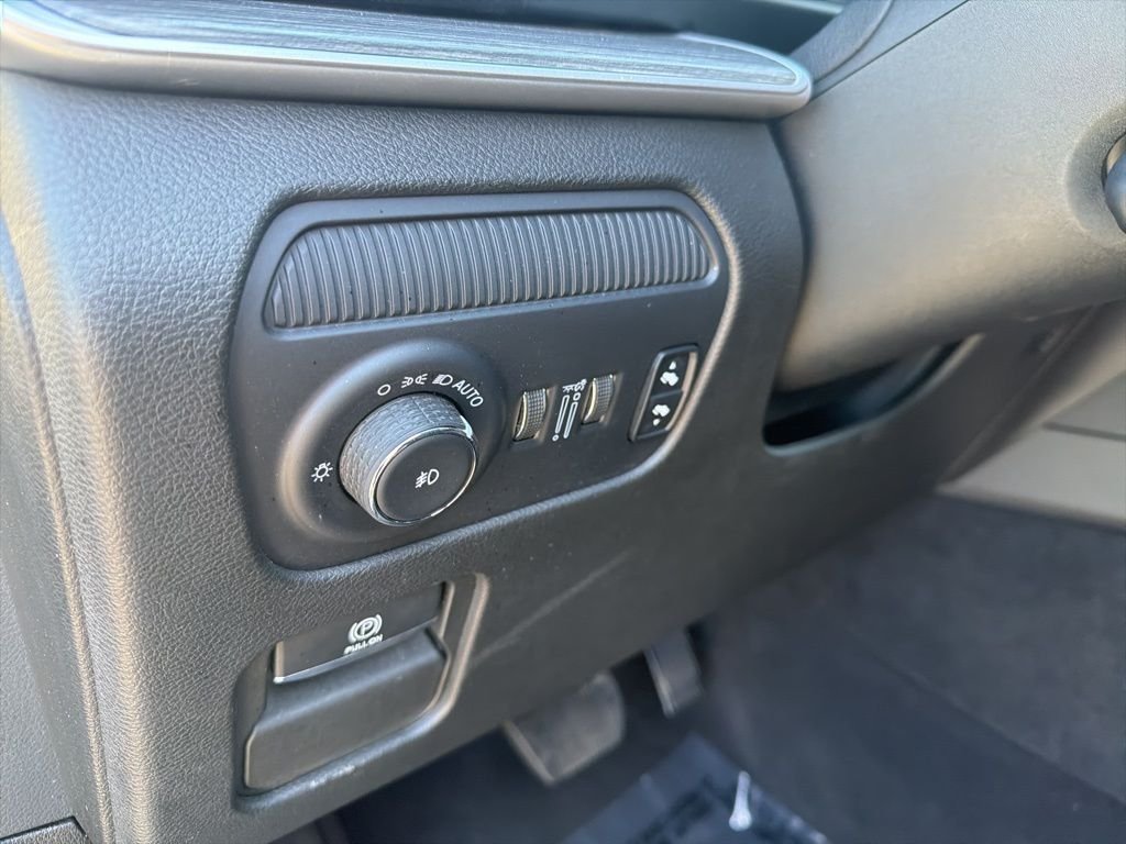 Used 2024 White Jeep Series III image 17