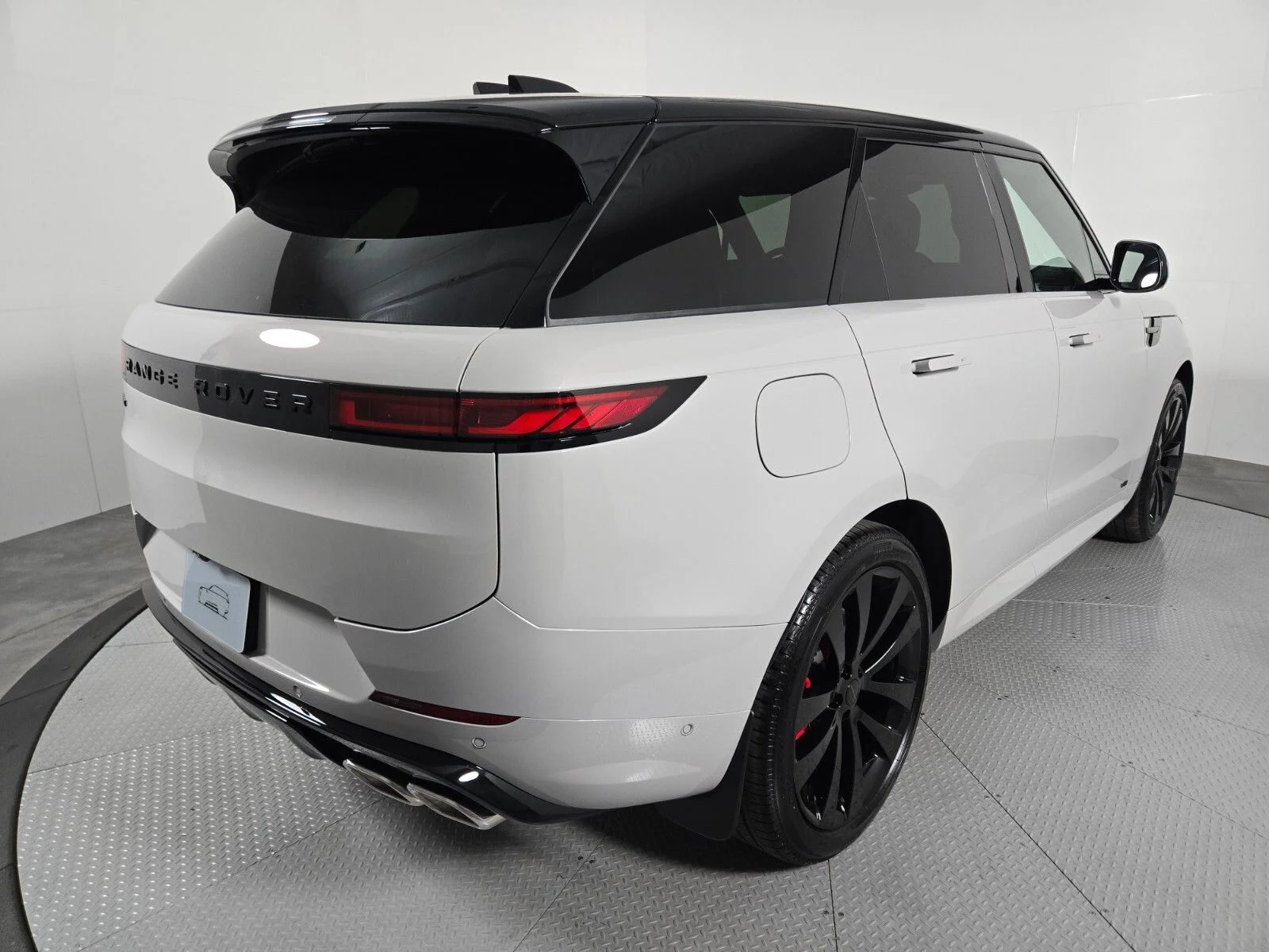 New 2026 Borasco Grey Land Rover Dynamic SE image 2