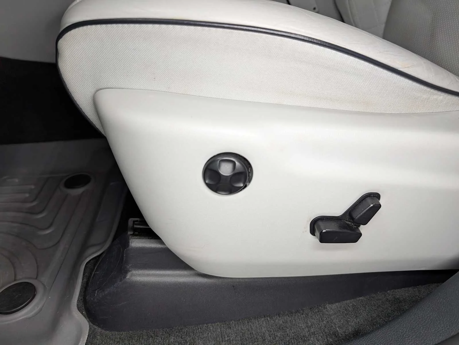 Used 2018 Granite Crystal Metallic Clearcoat Jeep Summit image 42