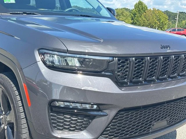 Used 2023 Gray Jeep Limited image 11