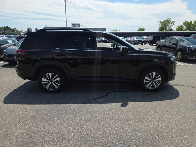 Used 2026 Black Nissan SL image 4