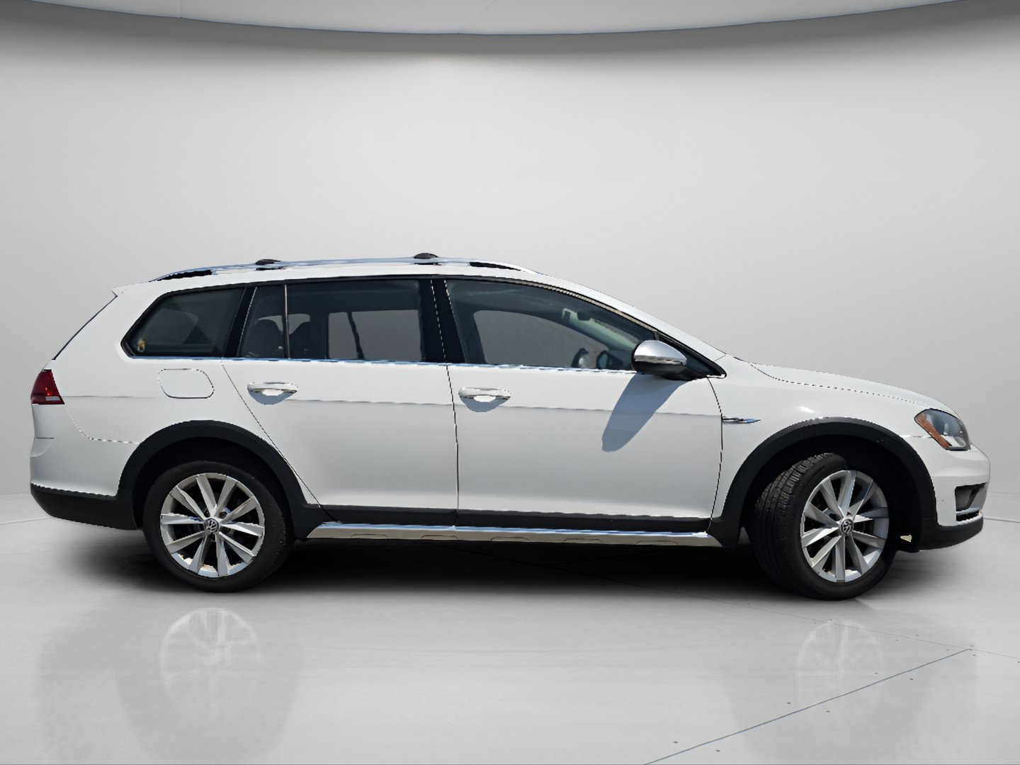 Used 2017 White Volkswagen TSI S image 25