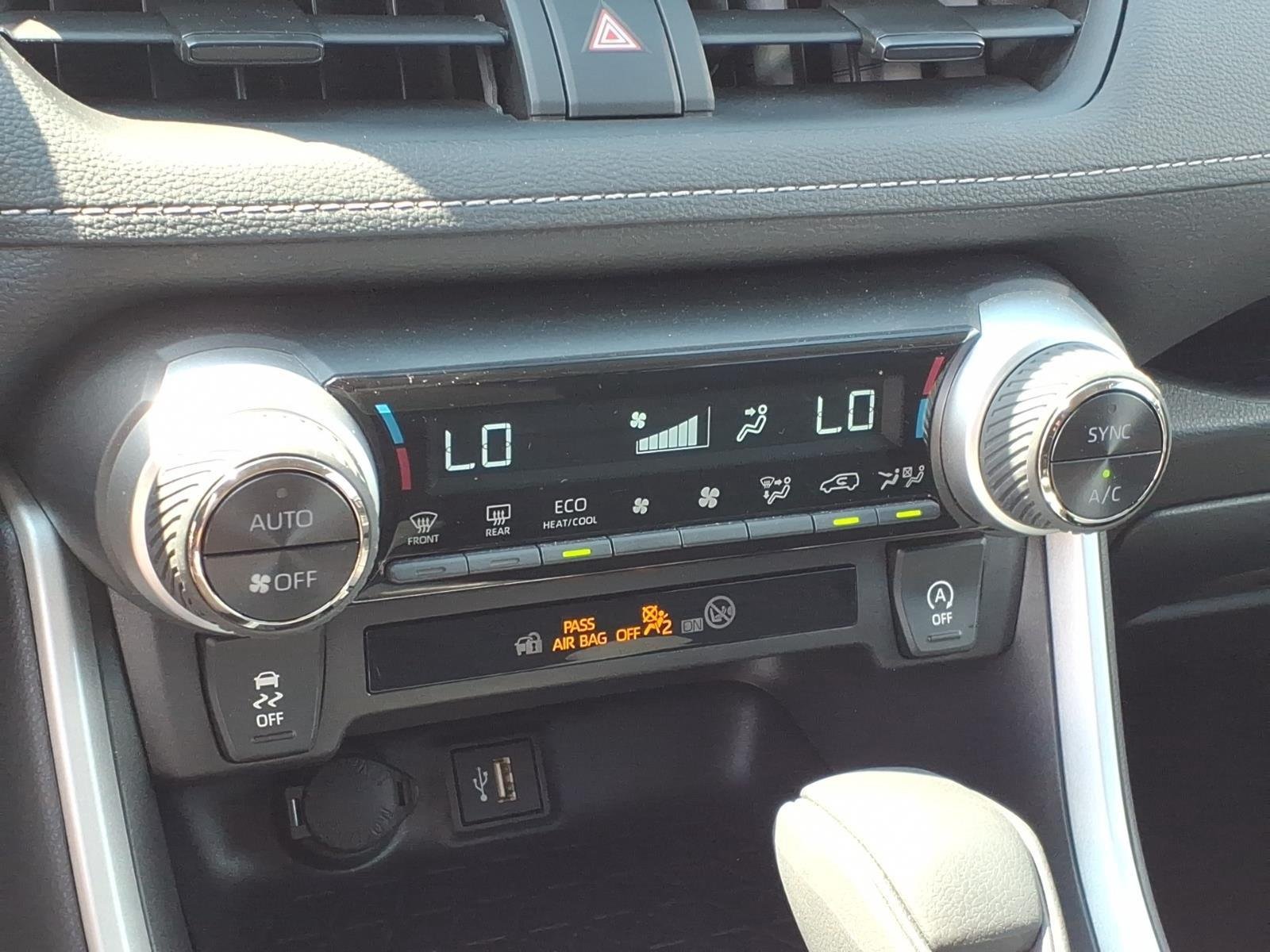 Used 2025 Ice Cap Toyota XLE image 23